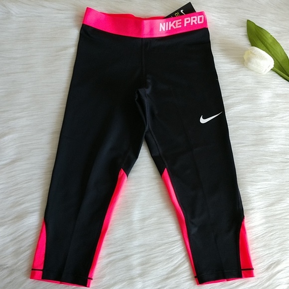 Size L🌺 GIRLS NIKE PRO CAPRIS.nwt - Picture 3 of 7